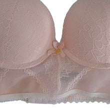 Load image into Gallery viewer, Daisy Fuentes Matching Bra Set, Peach, 34B/Small panty
