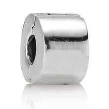 Load image into Gallery viewer, Retired Sterling Silver Smooth Plain Clips - 790138, Set of 2
