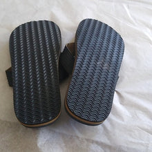 Load image into Gallery viewer, Levi&#39;s Men&#39;s Kyle Sport J Flip Flop Sandals, Black, Size 12
