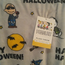 Load image into Gallery viewer, Berkshire Peanuts Halloween Lucy Charlie Brown Woodstock Plush Throw
