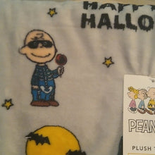 Load image into Gallery viewer, Berkshire Peanuts Halloween Lucy Charlie Brown Woodstock Plush Throw
