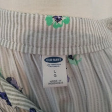 Load image into Gallery viewer, Old Navy Women&#39;s Floral Sleeveless Blouse, Olive/White/Purple, Size Large
