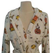 Load image into Gallery viewer, Berkshire Snoopy Halloween Great Pumpkin Robe L/XL
