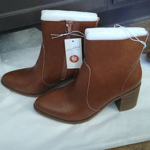 Load image into Gallery viewer, Universal Thread Cognac Cleo Ankle Boots, Size 10
