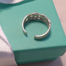 Load image into Gallery viewer, Sterling Silver Open Weave Toe Ring, Size 3
