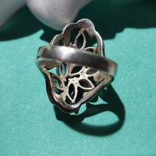 Load image into Gallery viewer, Elegant Purple Amethyst Sterling Silver + Marcasite Cocktail Ring, Size 8
