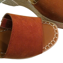 Load image into Gallery viewer, Universal Thread Cognac Morgan Sandals, size 11
