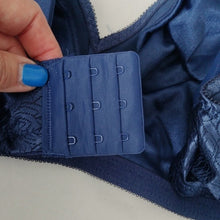 Load image into Gallery viewer, Bali Double Support® Lace Wirefree Bra DF3372, In the Navy, 42B
