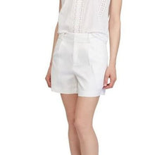 Load image into Gallery viewer, Chaps Linen Blend Pleated Shorts, White, size 4
