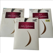 Load image into Gallery viewer, Vintage Hanes Silk Reflections Sandalfoot Hosiery, Size AB
