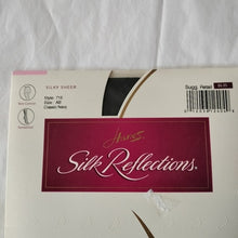 Load image into Gallery viewer, Vintage Hanes Silk Reflections Sandalfoot Hosiery, Size AB
