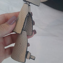 Load image into Gallery viewer, Apt.9 Large Vegan Leather Tote Tulip accents
