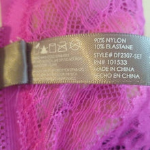 Load image into Gallery viewer, Daisy Fuentes Matching Bra Panty Set, Berry, Size 36B
