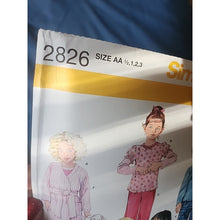 Load image into Gallery viewer, Simplicity 2826 Size AA Toddlers' and Child's Pajamas &amp; Robe Pattern Uncut
