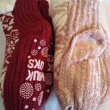 Load image into Gallery viewer, Muk LUKS Women&#39;s Holiday Cabin Sox, 2 pair,  Size Large/X-Large

