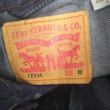 Load image into Gallery viewer, Levi&#39;s Men&#39;s Trucker Denim Jacket, Rinse, Medium
