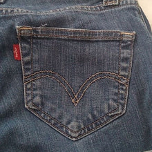 Load image into Gallery viewer, Levi's Stretch Denim Rolled edge Shorts, 3 Medium
