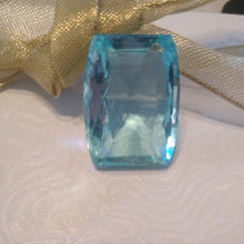 Load image into Gallery viewer, 60.99 Carats Aquamarine Gemstone, Fancy Cut
