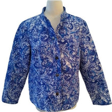 Load image into Gallery viewer, Chico's Women's Quilted Blues Jacket, size 2 Medium
