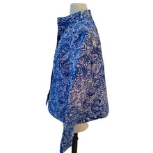 Load image into Gallery viewer, Chico's Women's Quilted Blues Jacket, size 2 Medium
