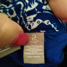 Load image into Gallery viewer, Chico's Women's Quilted Blues Jacket, size 2 Medium
