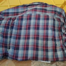 Load image into Gallery viewer, O'Neill Modern Fit Eastwood Short Sleeve Button Down Plaid Shirt, Navy, Large
