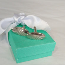 Load image into Gallery viewer, Swank Silver tone Oval w/ Fan Florish Cuff Links
