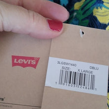 Load image into Gallery viewer, Levi's Lembert Poplin Hawaiian Floral Button Down, size XXL
