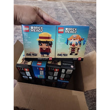Load image into Gallery viewer, LEGO Brickheadz One Piece 40799 MONKEY D. LUFFY &amp; 40800 BUGGY ~ NSIB
