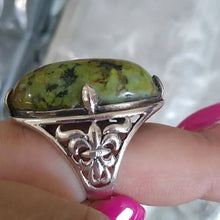 Load image into Gallery viewer, Sterling Silver Fleur de Lis + Green Serpentine Statement Ring, Size 6.75
