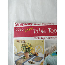 Load image into Gallery viewer, UNCUT Simplicity Table Top Accessories and Chair Pad Sewing Pattern 5530
