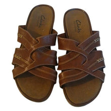 Load image into Gallery viewer, CLARKS Women's Bendables  81373 Brown Leather Strappy Sandal US Size 6M
