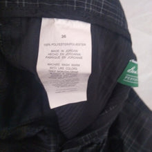 Load image into Gallery viewer, Ben Hogan Performance Plaid Golf Shorts, Black/Gray, Size 36"
