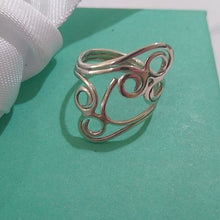 Load image into Gallery viewer, Sterling Silver 925 Openwork Scroll Ring, size 5.5
