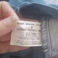 Load image into Gallery viewer, Gloria Vanderbilt Amanda High Rise Tapered Stretch Jeans, Rain Cloud, size 8
