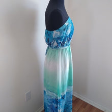 Load image into Gallery viewer, Forever 21 Medium Strapless Watercolor Dre…
