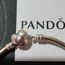 Load image into Gallery viewer, Pandora Sterling Silver Moments Heart Bangle Bracelet Medium 19cm
