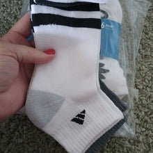Load image into Gallery viewer, Adidas Men&#39;s Cushioned Quarter Crew &amp; Originals Low Cut White Socks 9 Pairs
