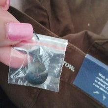 Load image into Gallery viewer, Croft &amp; Barrow Side Elastic 7&quot; Cargo Shorts, Demitasse Dark Brown, size 29
