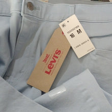 Load image into Gallery viewer, Levi's Women's 505 Straight Jeans, Cashmere Blue, Size 16 Medium 33x32
