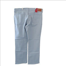 Load image into Gallery viewer, Levi's Women's 505 Straight Jeans, Cashmere Blue, Size 16 Medium 33x32

