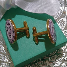 Load image into Gallery viewer, Vintage Goldtone Men's Round Enamel Swirl Cuff Links
