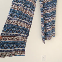 Load image into Gallery viewer, Forever 21 Blue Pattern Palazzo Pants, Size Medium
