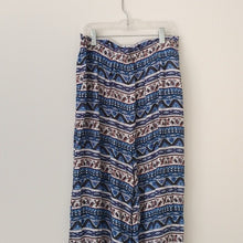 Load image into Gallery viewer, Forever 21 Blue Pattern Palazzo Pants, Size Medium
