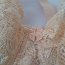 Load image into Gallery viewer, GYCL Ultrathin Underwire Push Up 3/4 Lace Bra, Peach, Size XL 40B
