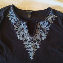 Load image into Gallery viewer, Avenue Navy Embroidered Tunic Blouse, size 22/24
