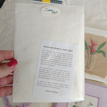 Load image into Gallery viewer, Mulberry Paper Saa Thai Art Greeting Cards, set 6, Valentine Hearts
