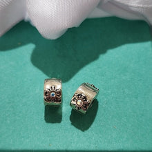 Load image into Gallery viewer, Chamilia Ster Silver Swarovski Snowflake Lock Beads Charms 1430-0004, Set of 2
