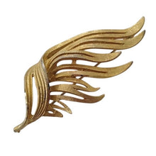 Load image into Gallery viewer, Vintage BSK Goldtone Metal Leaf Brooch
