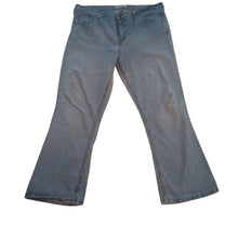 Load image into Gallery viewer, Levi's Stretch Low-rise Bootcut Jeans, Light Wash, Size 18 Short
